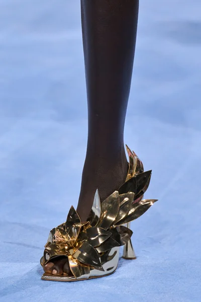 Look 30